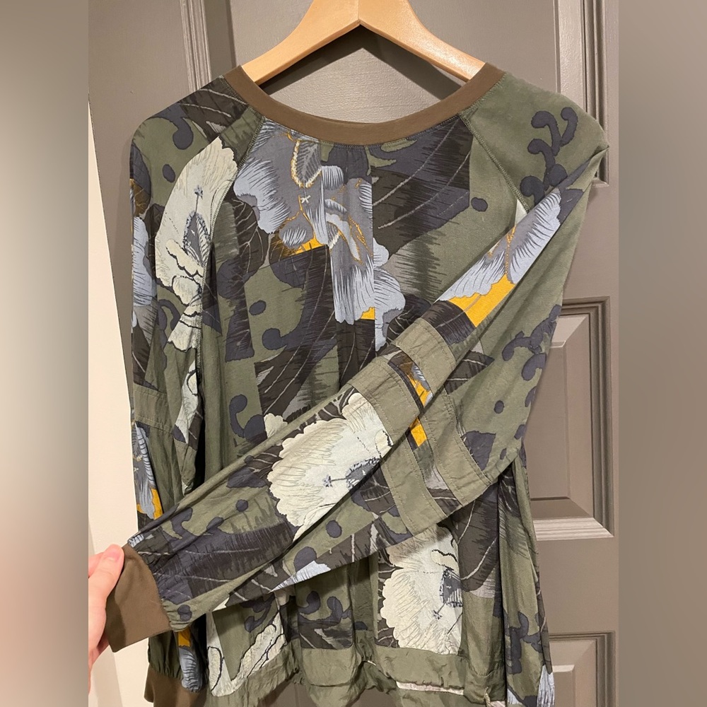 Long sleeve sporty dark floral shirt